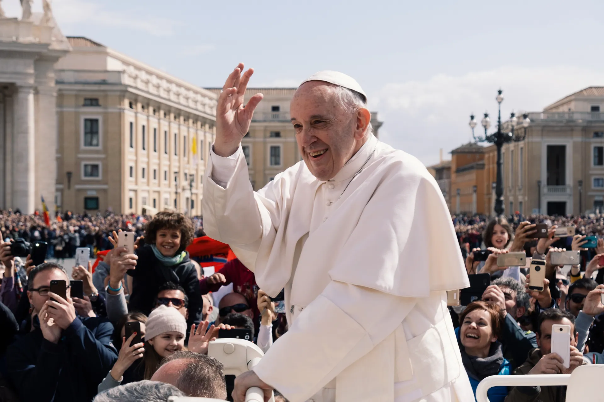 papa franjo pozdarvlja narod